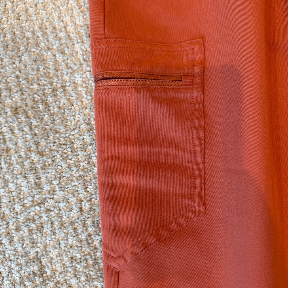🎀 Figs scrub set Terracotta Catarina TopXS regular Zamora Joggers size S petite🎀 - Picture 8 of 12